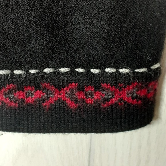 Woolrich Black Zip front Sweater 100% Wool Snowflake Embroidery Size M - Picture 4 of 8